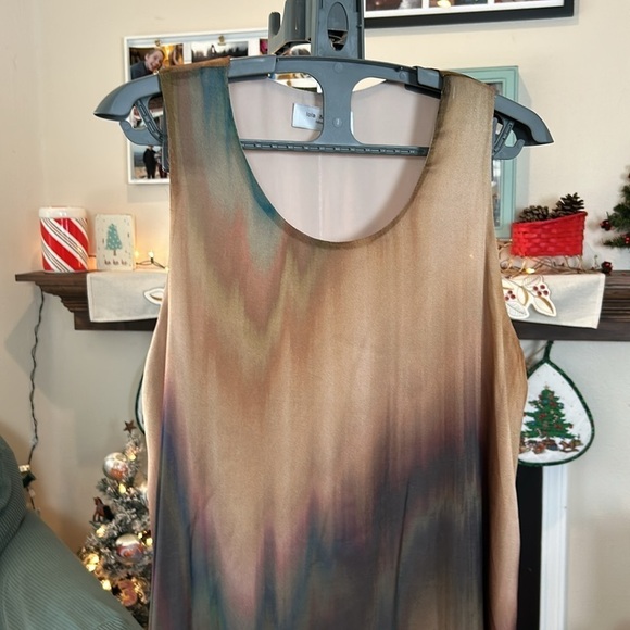 Lola & Sophie Silk OilSlick Sleeveless Top Size Medium - Picture 9 of 17